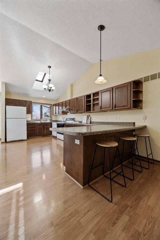 447 West Side Dr