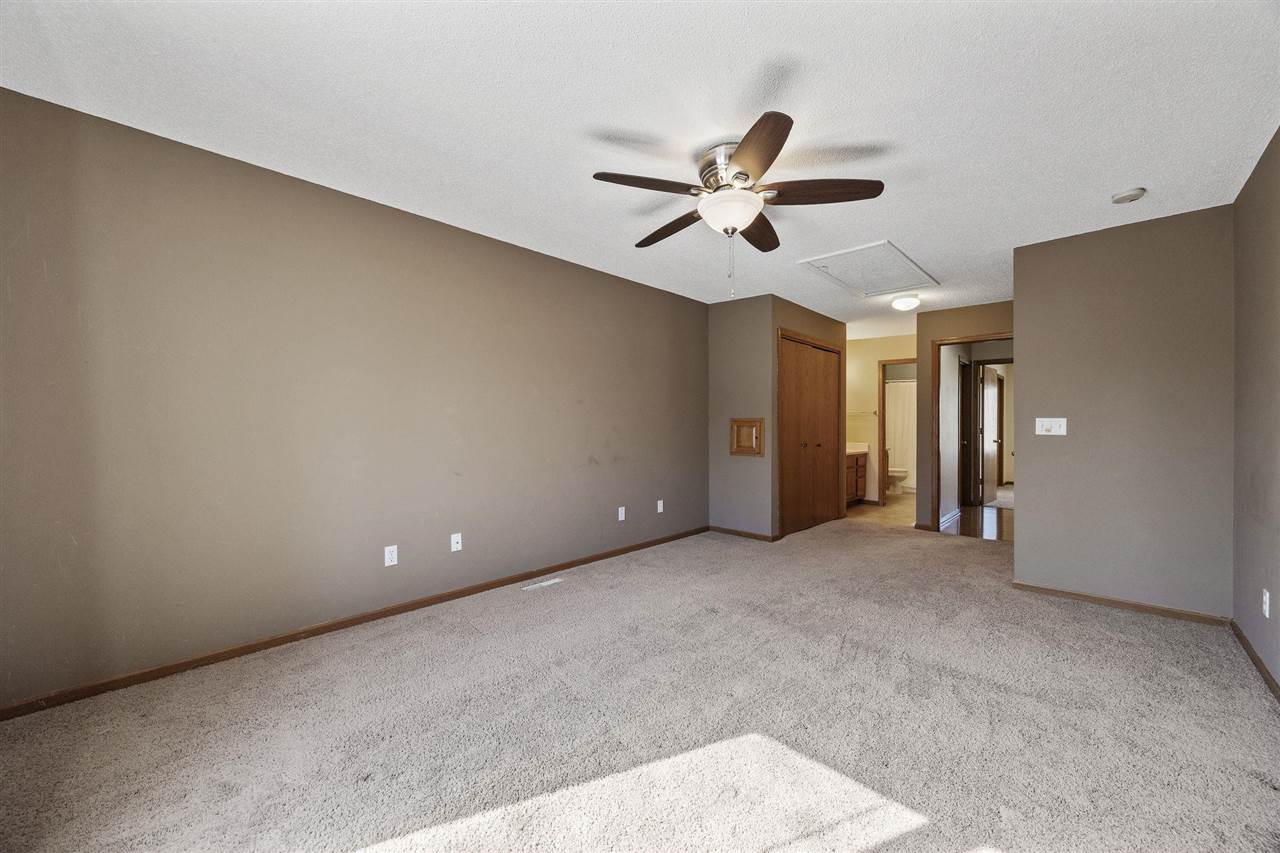 447 West Side Dr