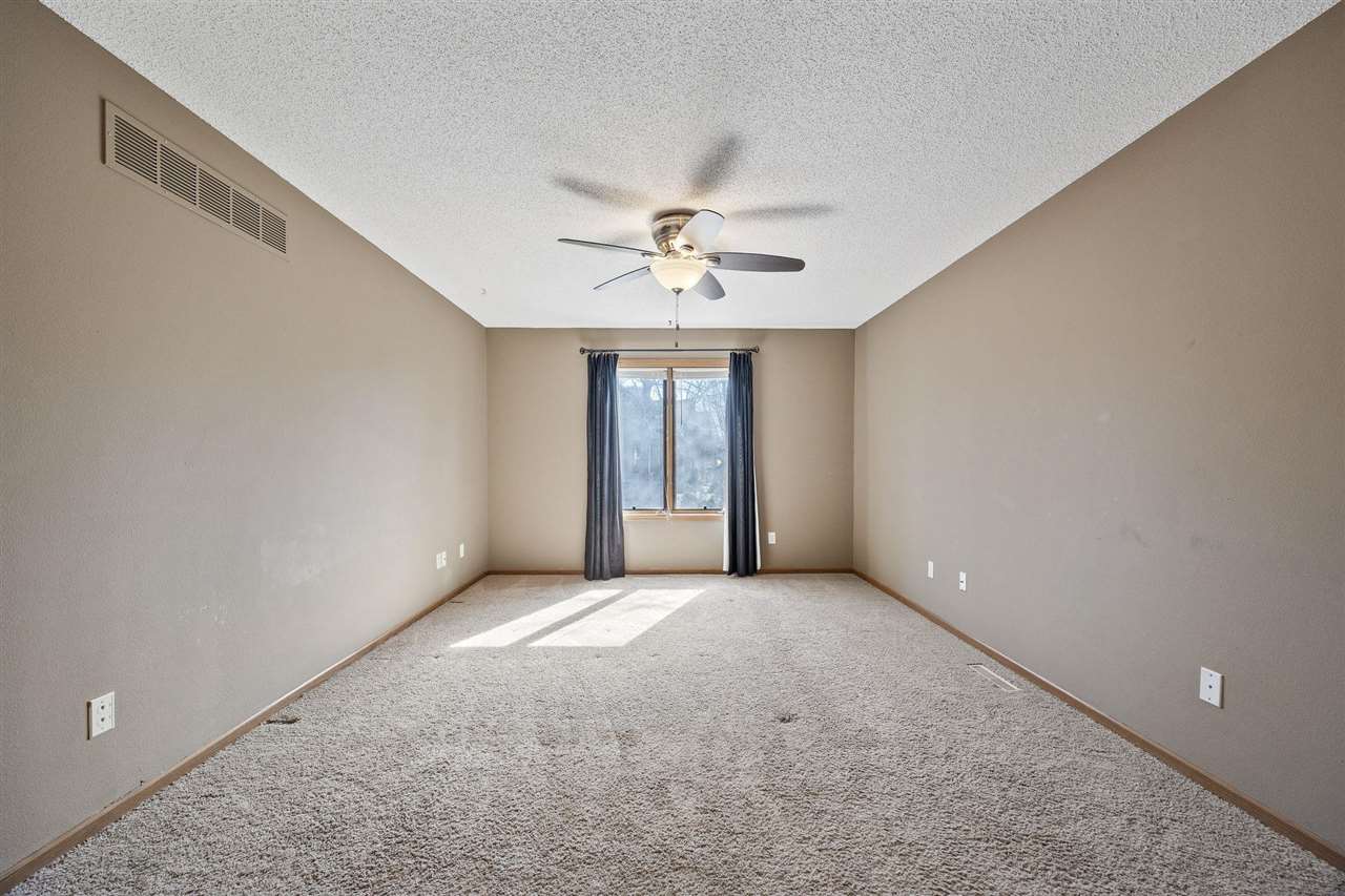 447 West Side Dr