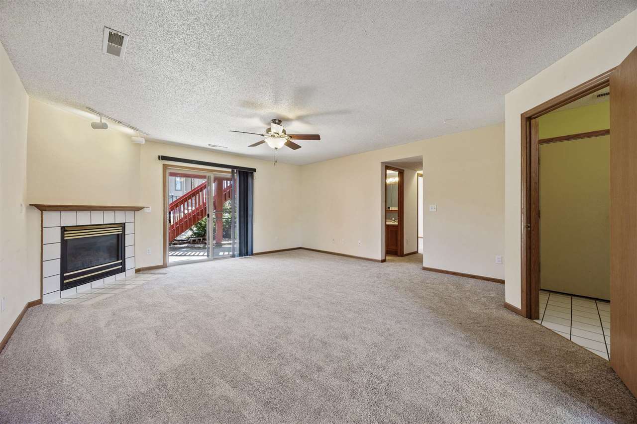 447 West Side Dr