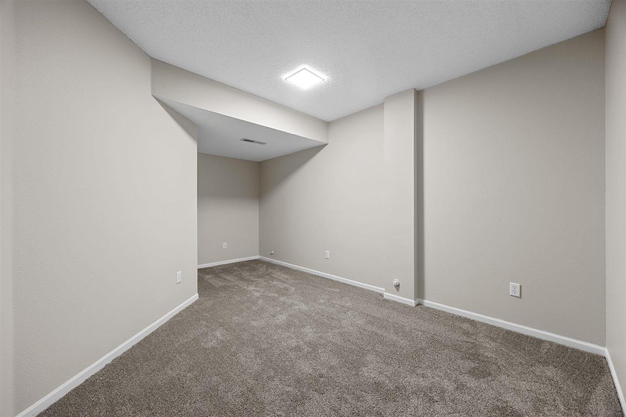 95 E Dovetail Dr
