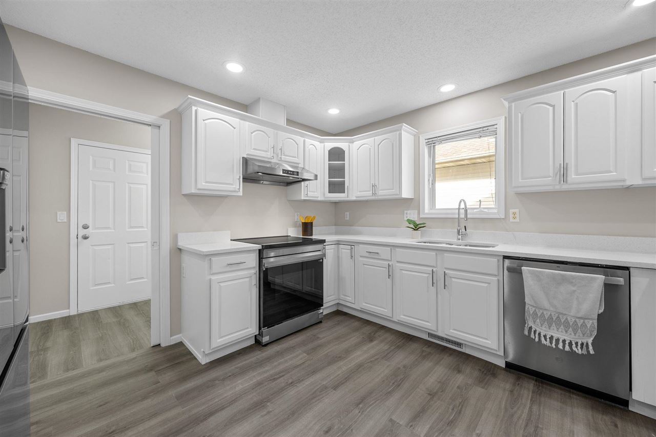95 E Dovetail Dr
