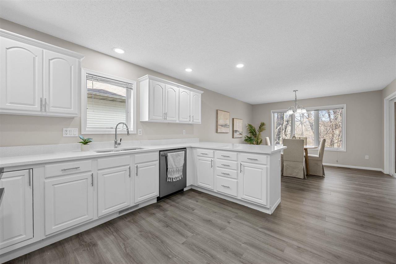 95 E Dovetail Dr