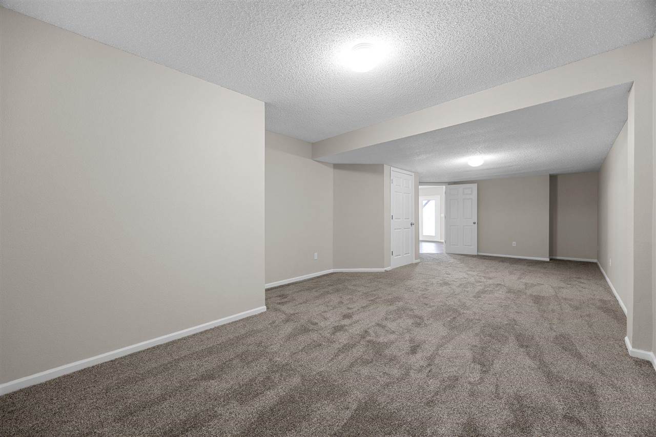 95 E Dovetail Dr