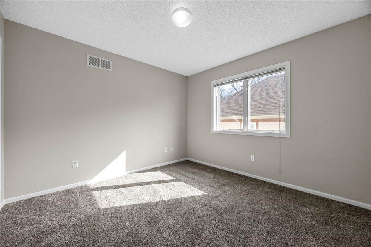 95 E Dovetail Dr