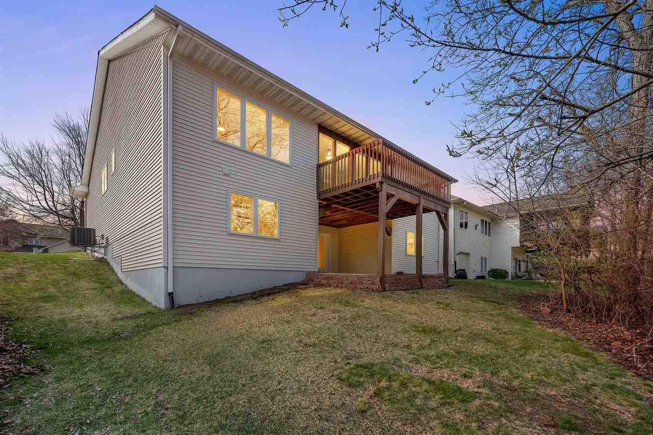 95 E Dovetail Dr