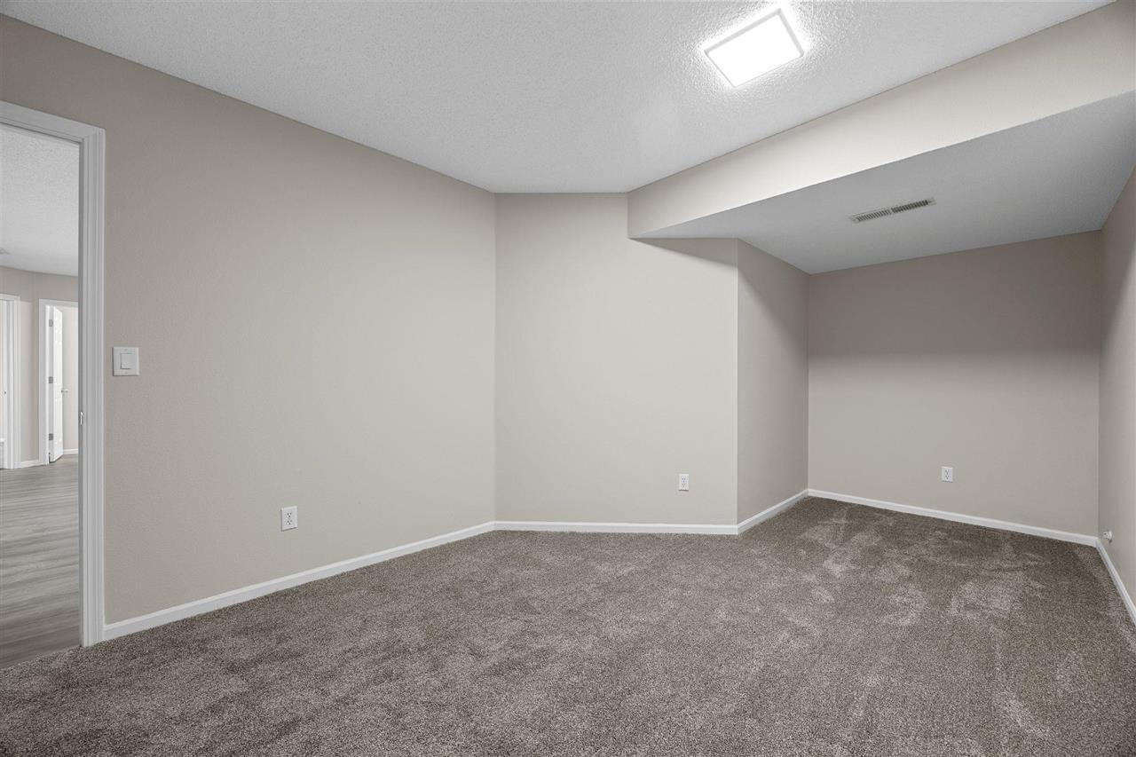 95 E Dovetail Dr