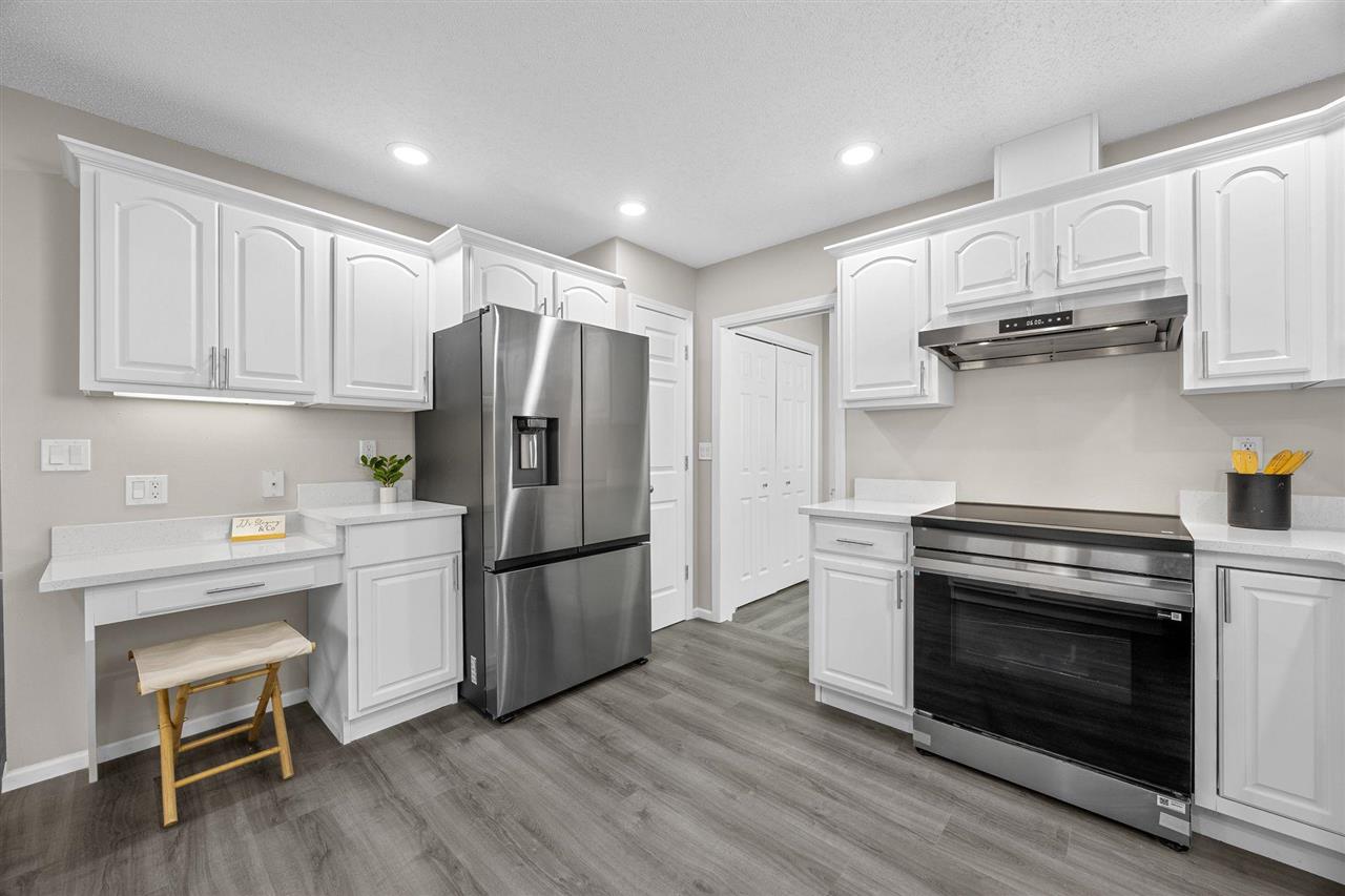 95 E Dovetail Dr