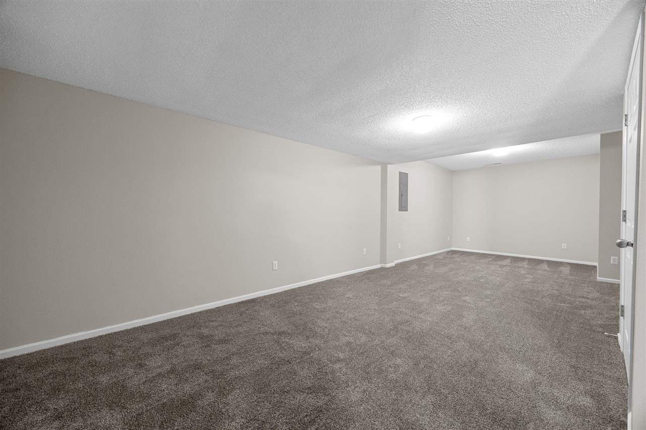 95 E Dovetail Dr