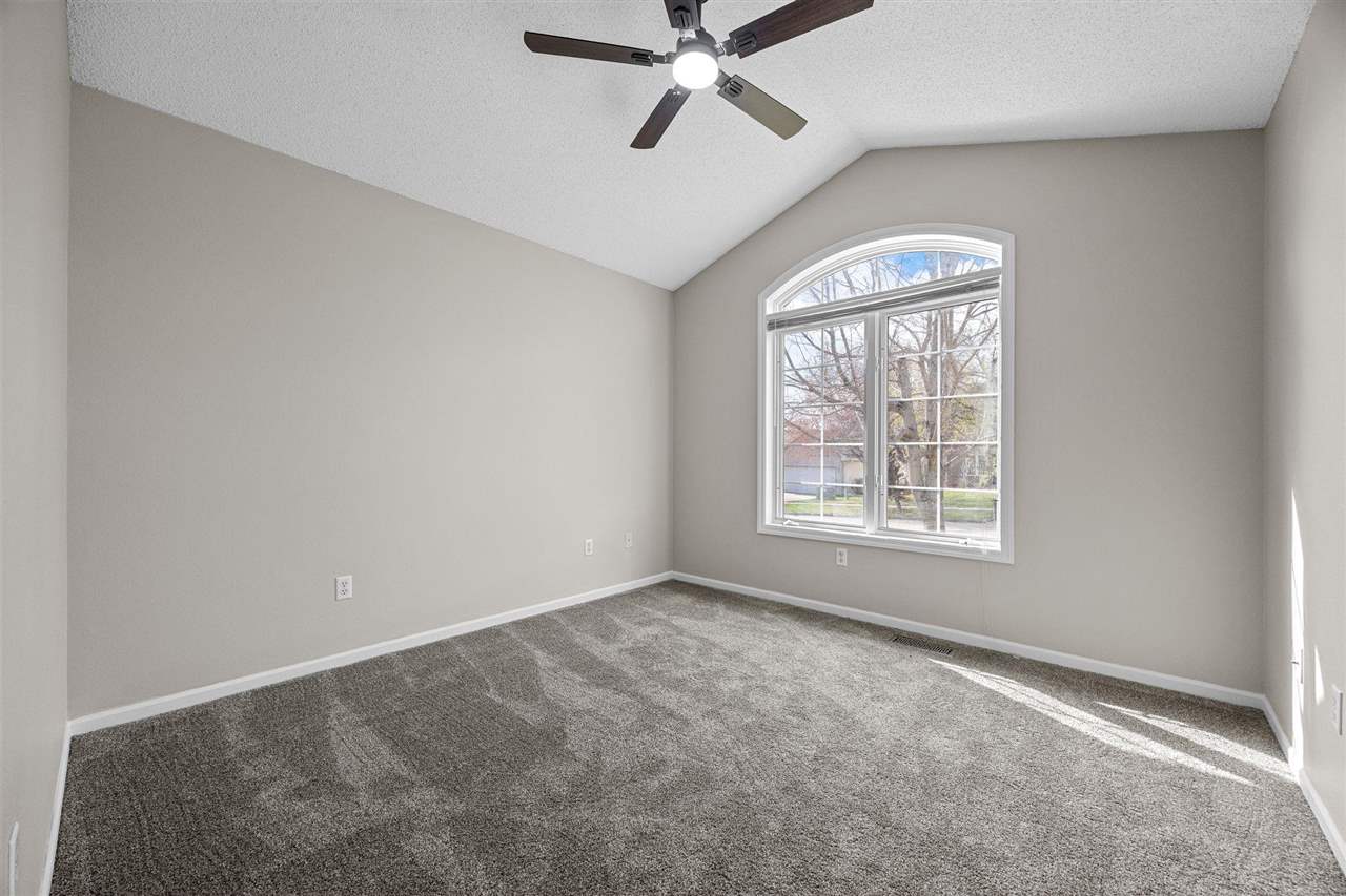 95 E Dovetail Dr