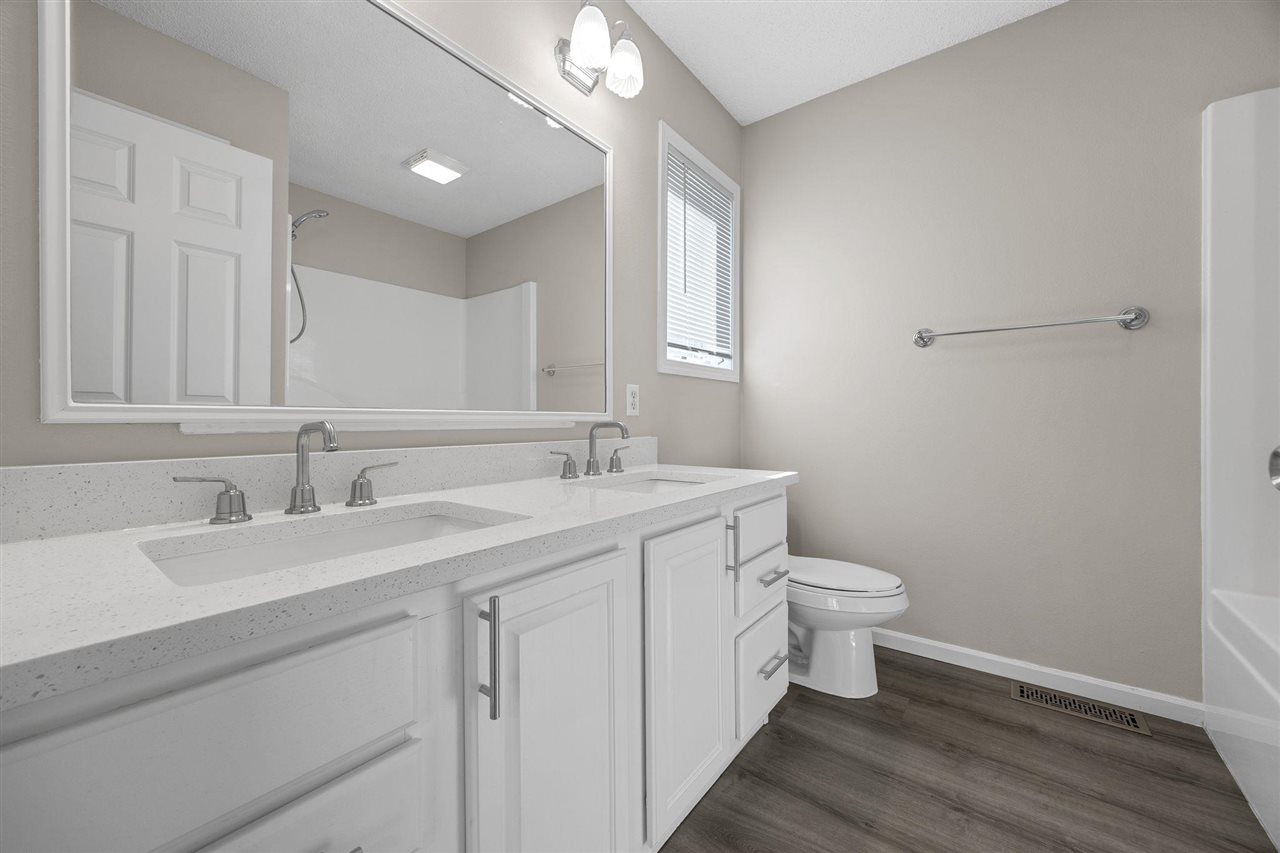 95 E Dovetail Dr