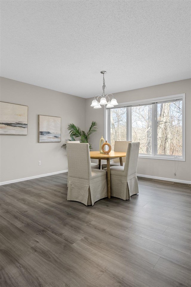 95 E Dovetail Dr