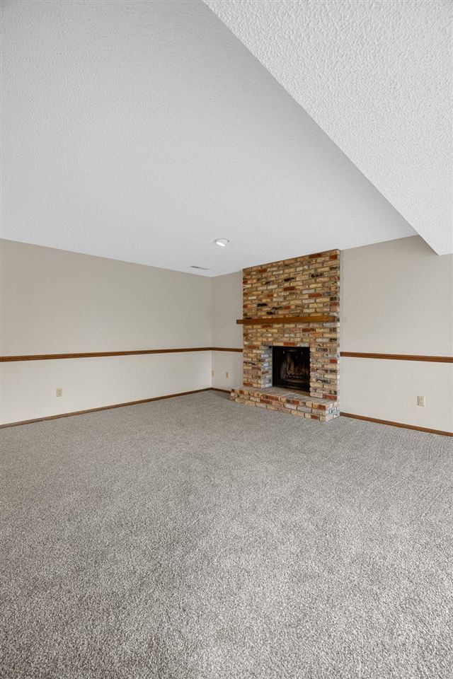 77 Amhurst St