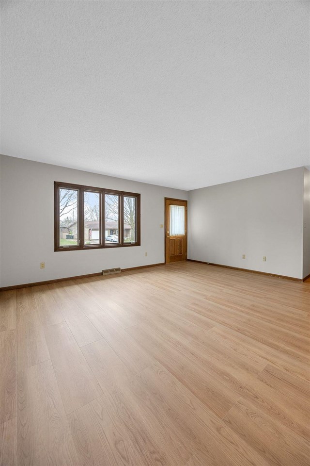 77 Amhurst St