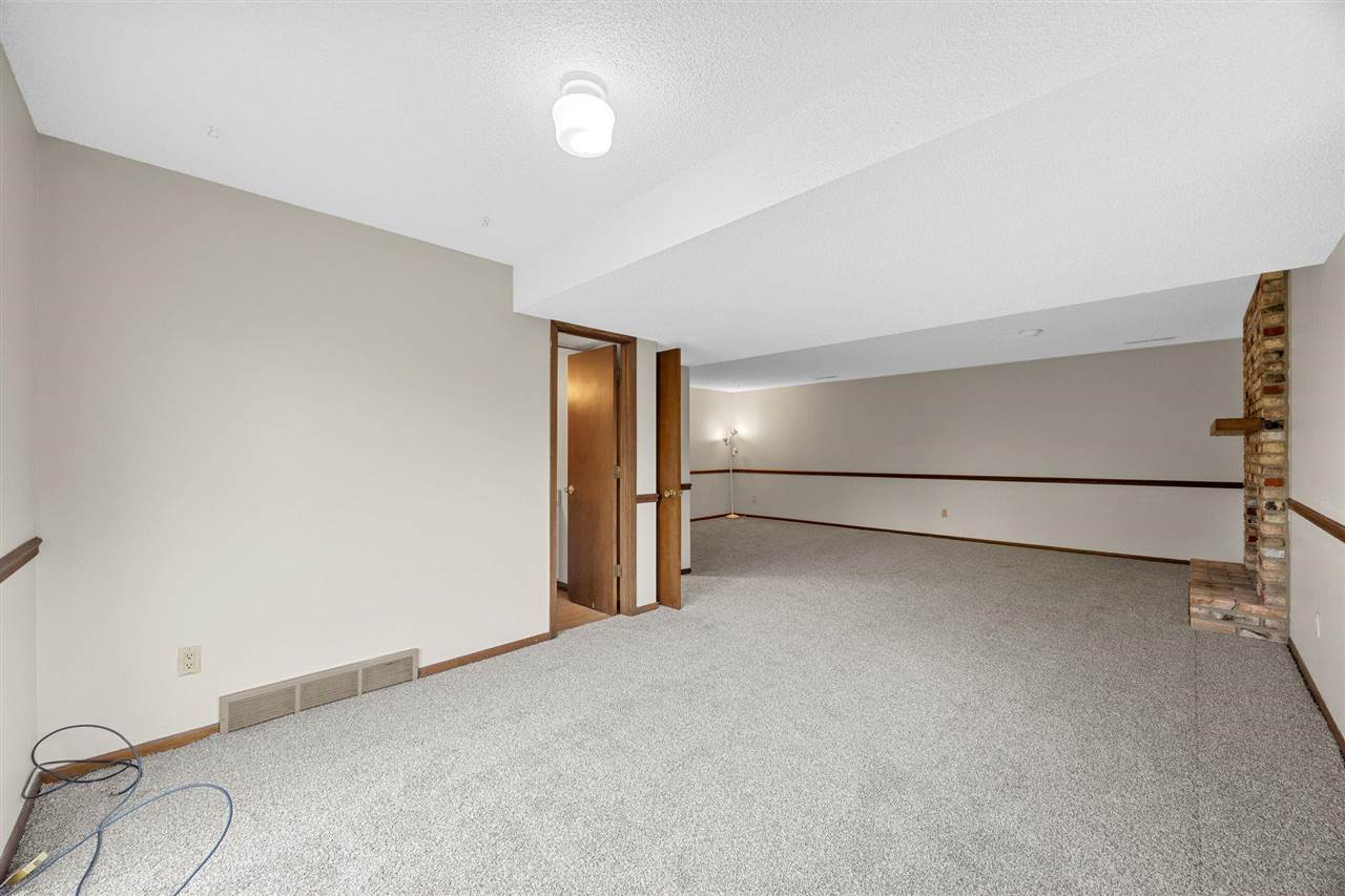 77 Amhurst St
