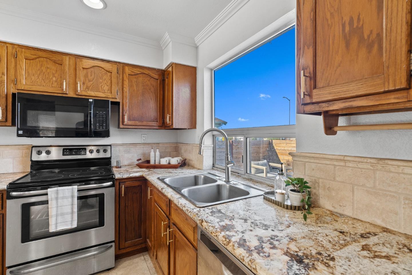459 Cloudview DR