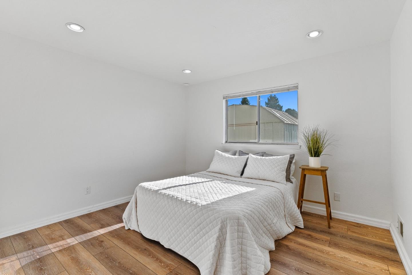 459 Cloudview DR