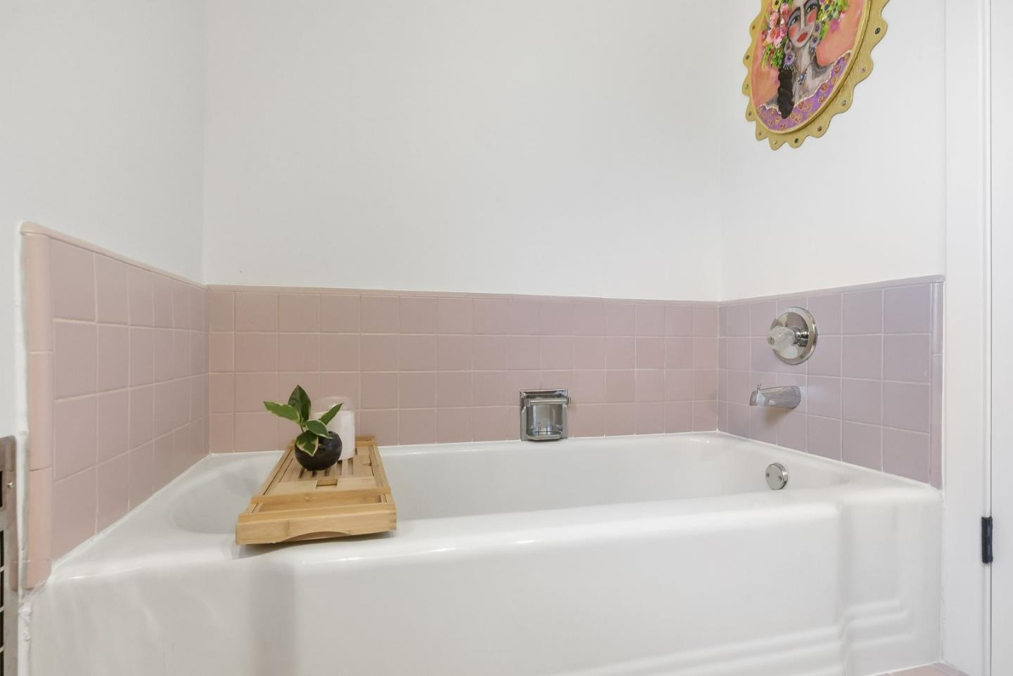 533 Riverview DR