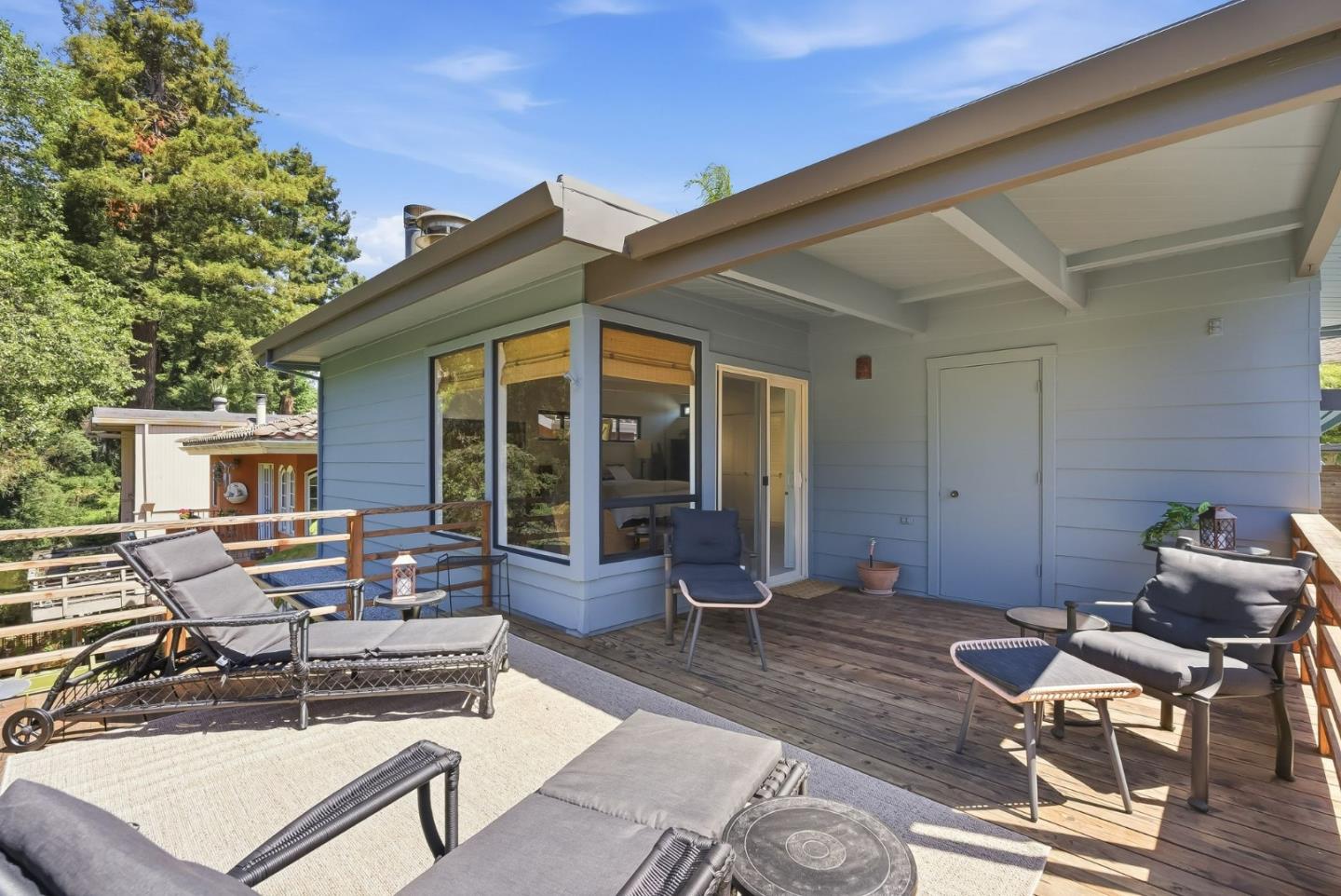 533 Riverview DR