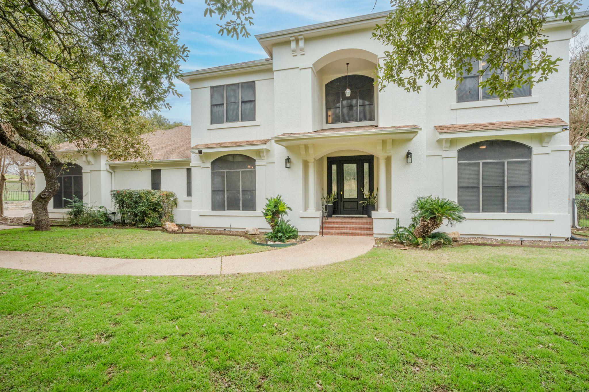 608 Lakeway DR
