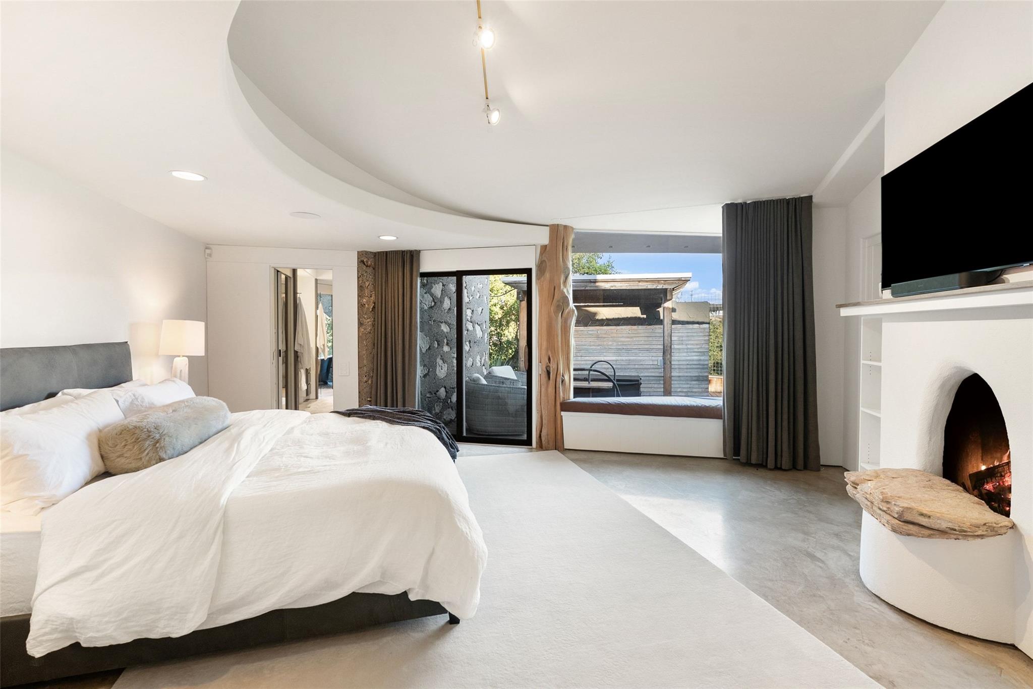 4002 Tyx Trail