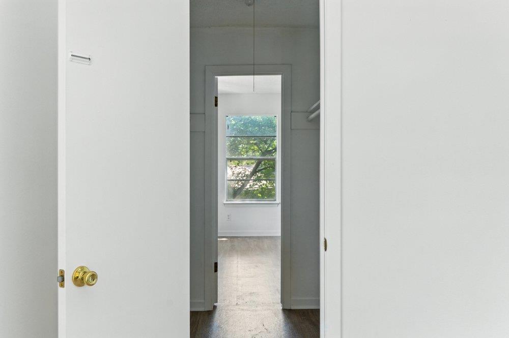 2401 Homedale CIR