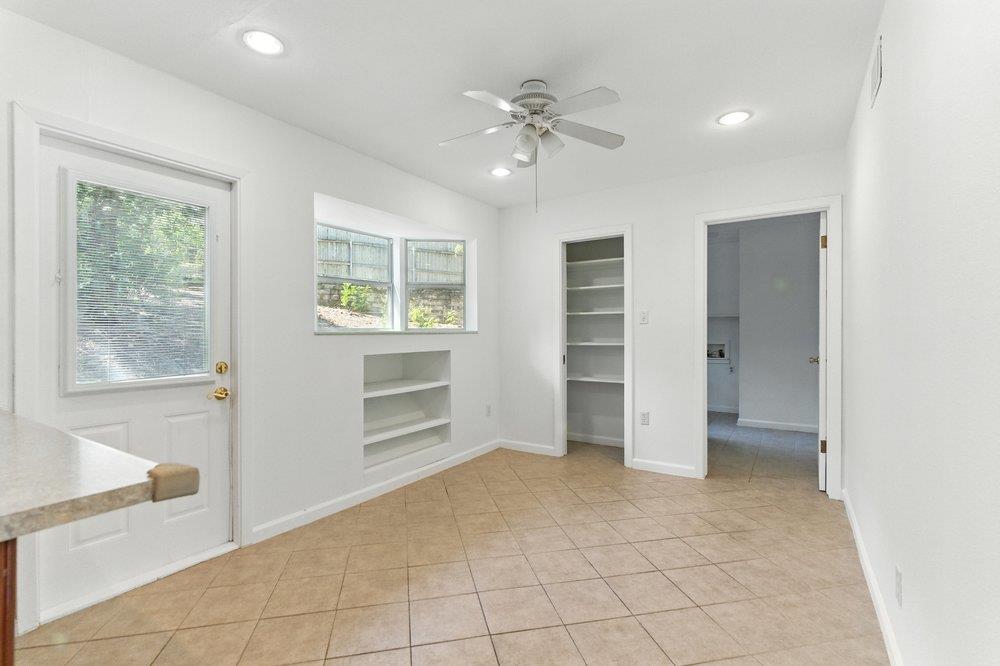 2401 Homedale CIR