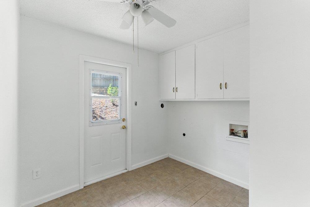 2401 Homedale CIR