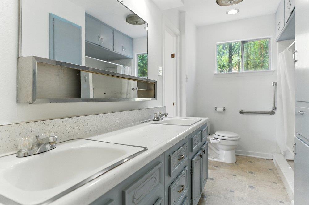 2401 Homedale CIR