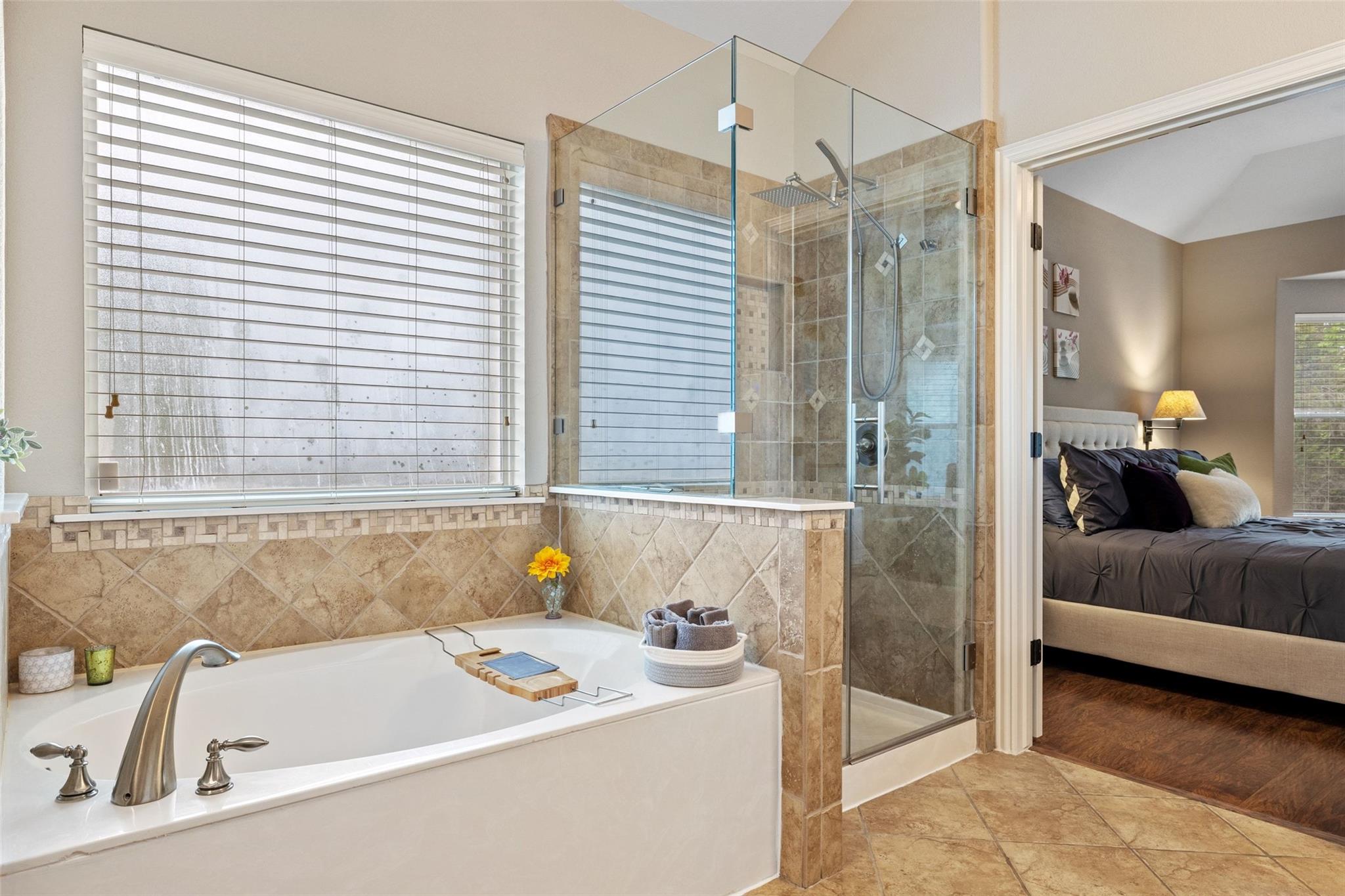 15208 Nightingale LN