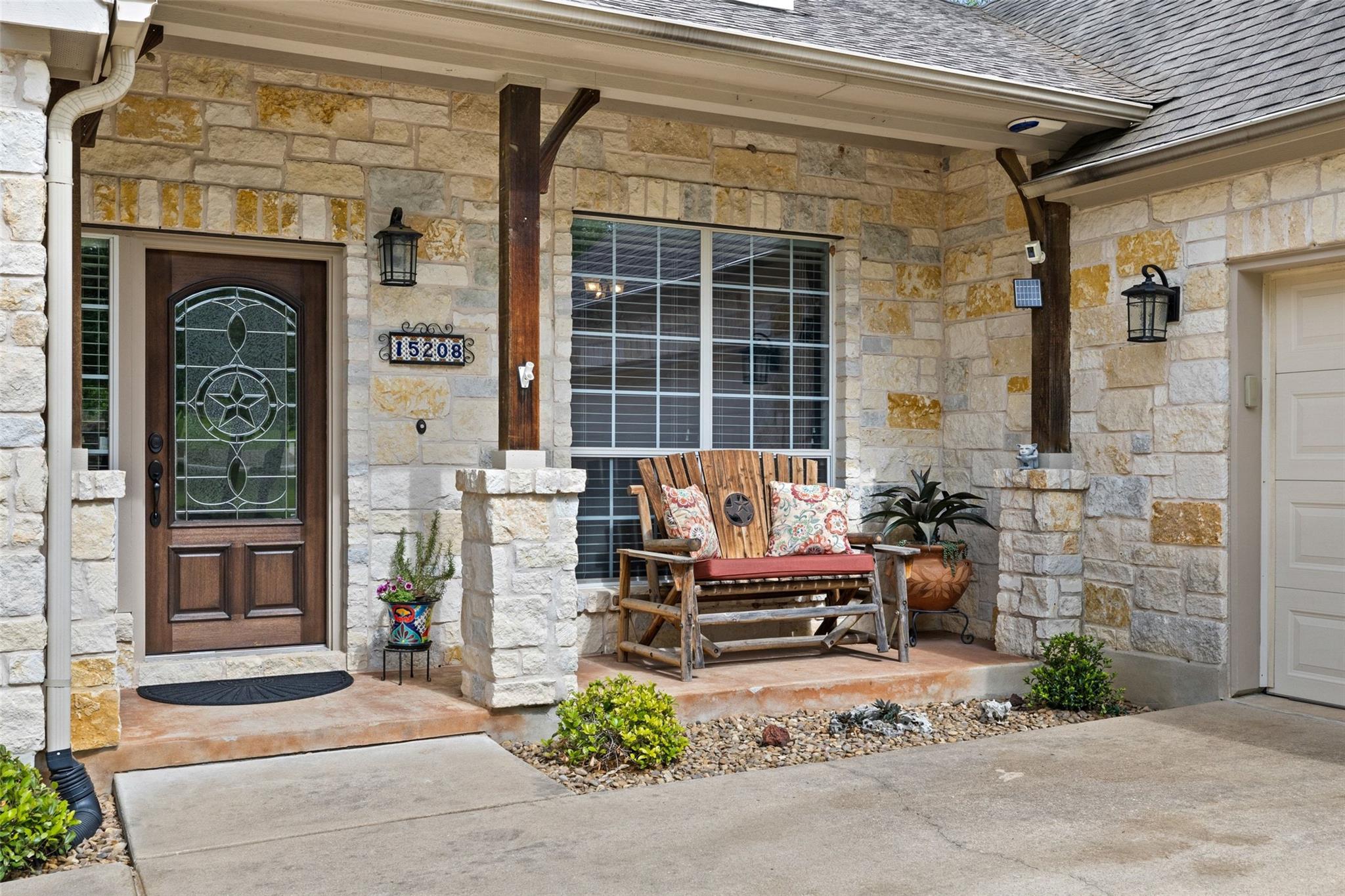 15208 Nightingale LN