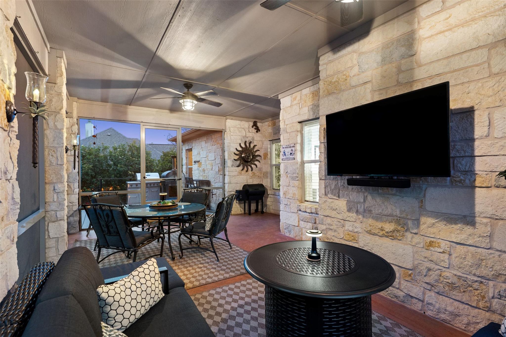 15208 Nightingale LN