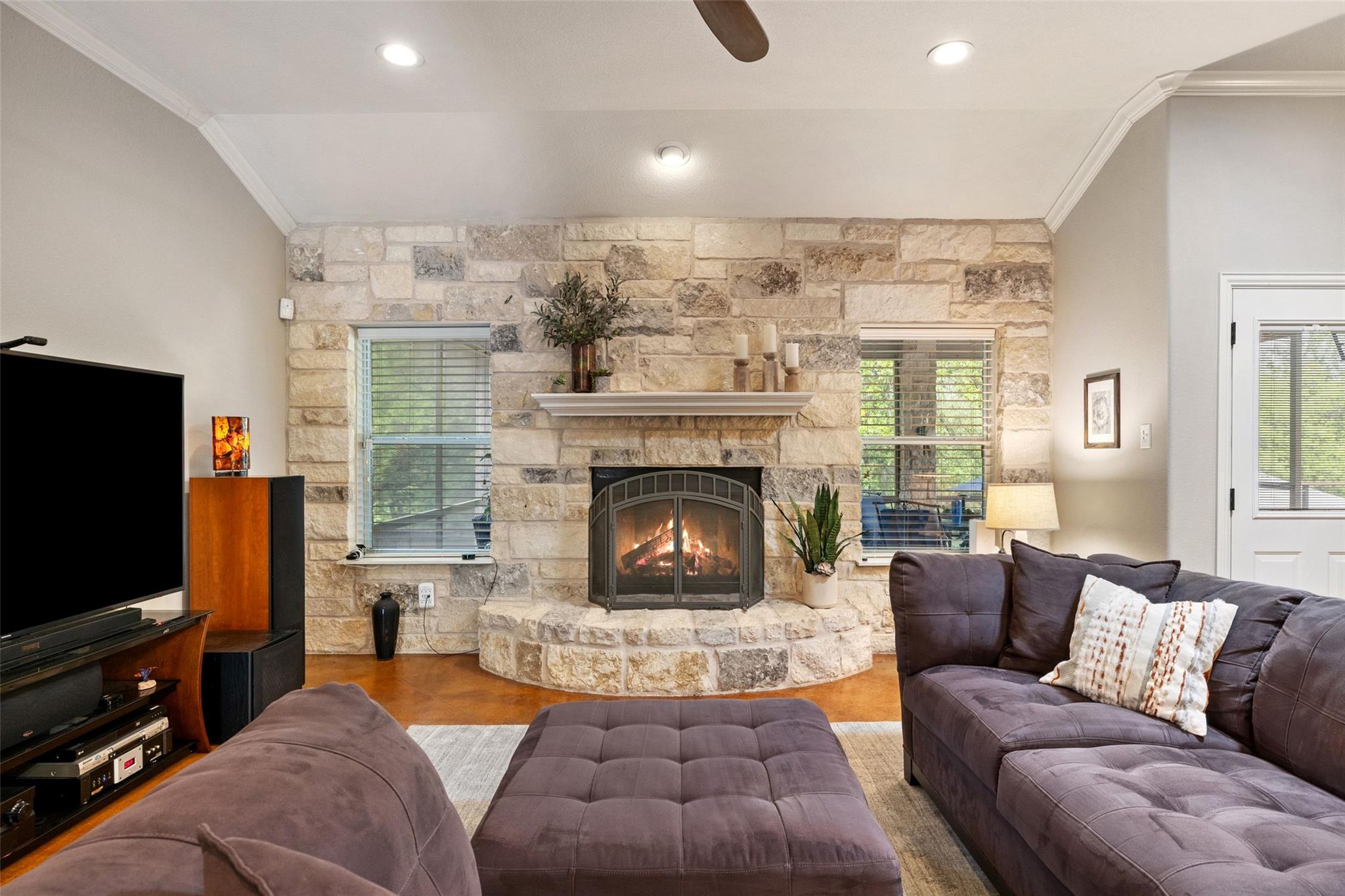 15208 Nightingale LN