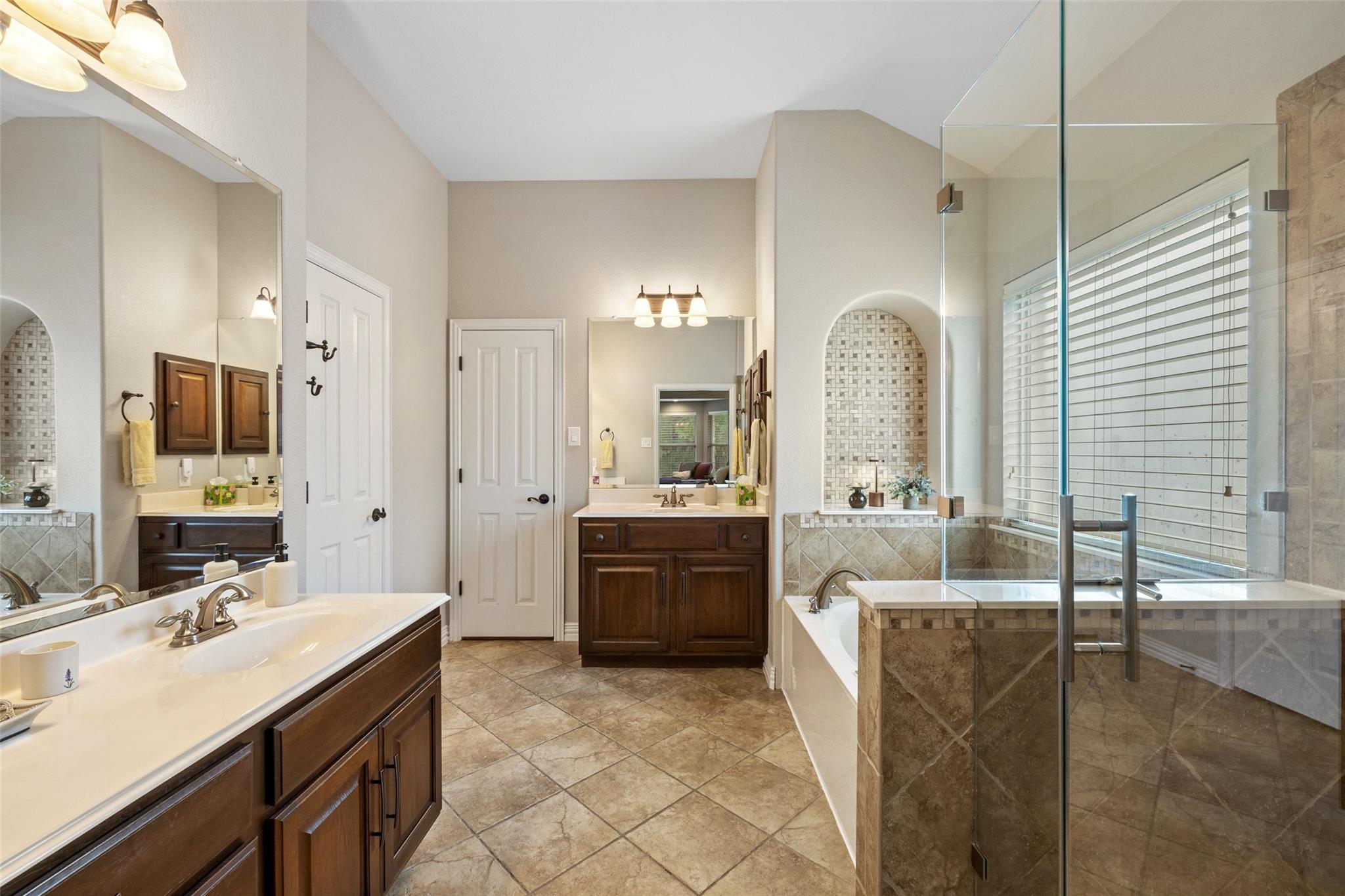 15208 Nightingale LN