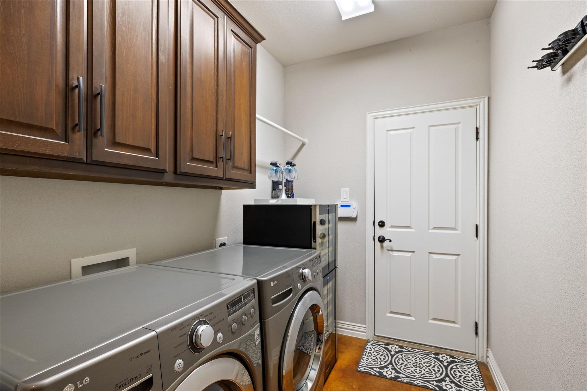 15208 Nightingale LN