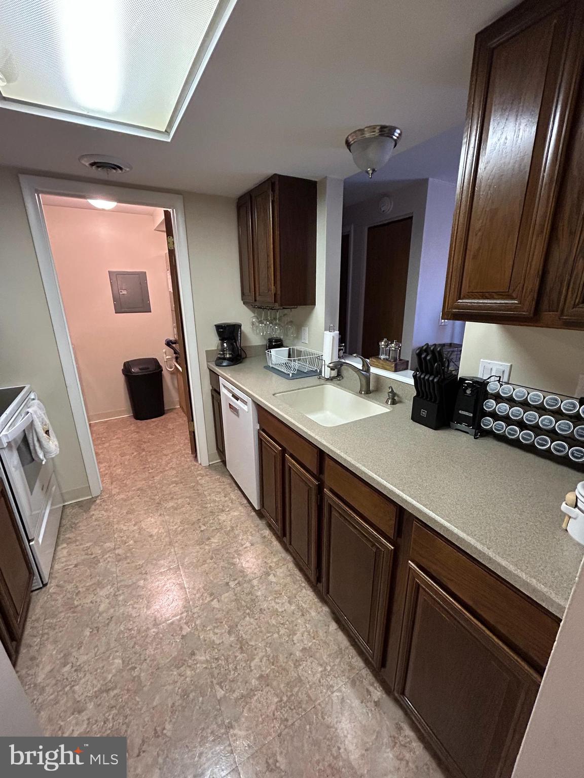 1003 NANROC DRIVE 23