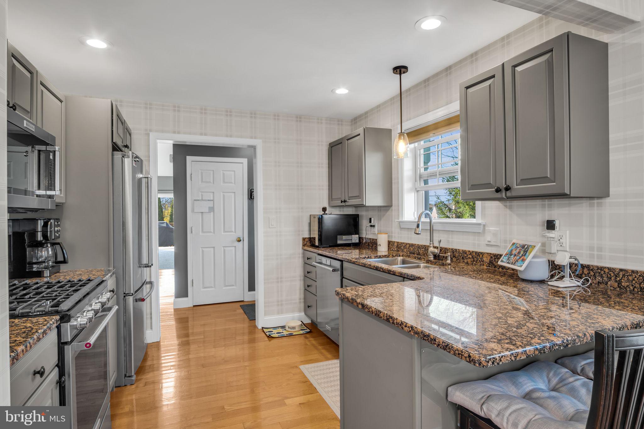 6209 AUTUMN VIEW DRIVE