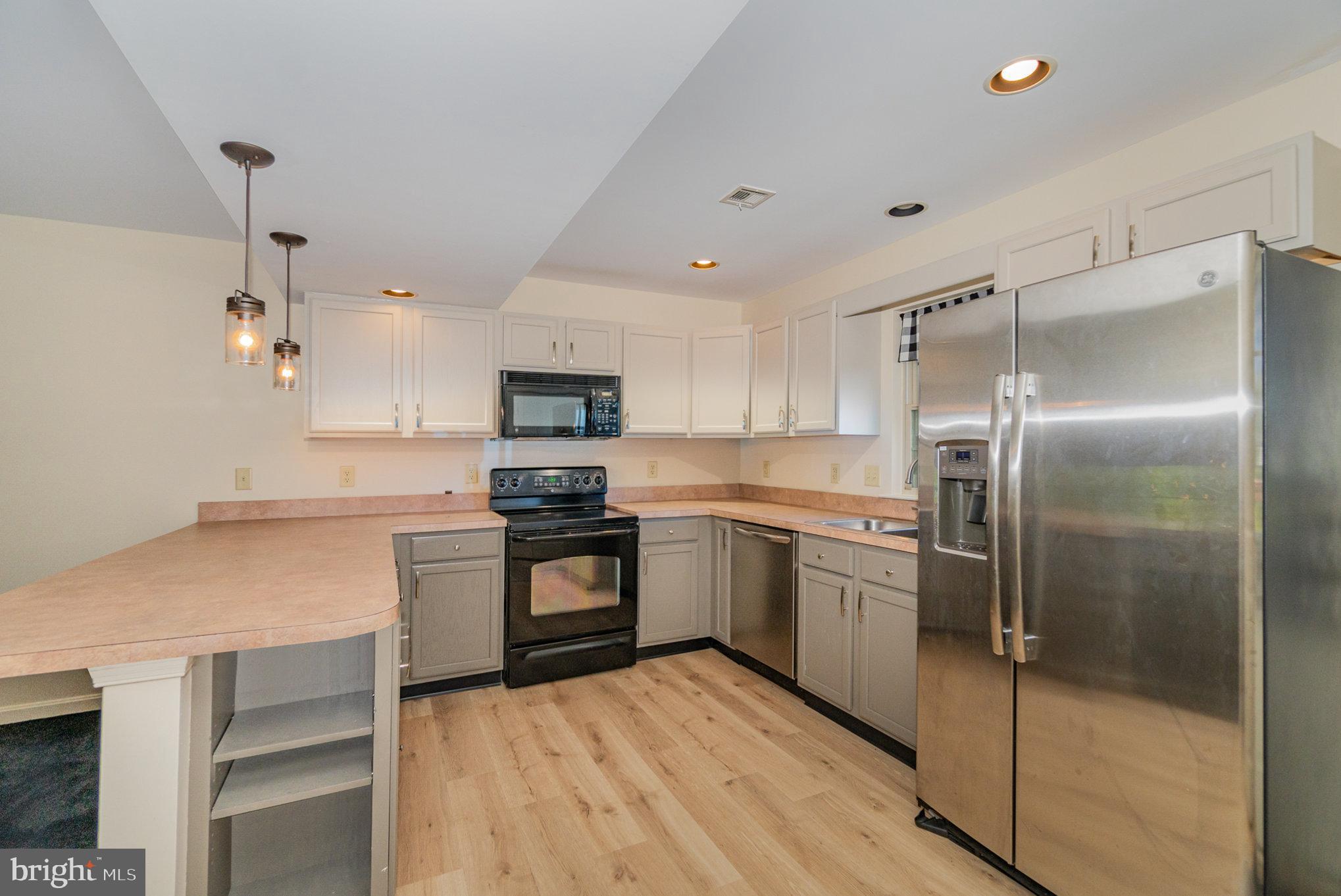 301 SADDLE RIDGE COURT