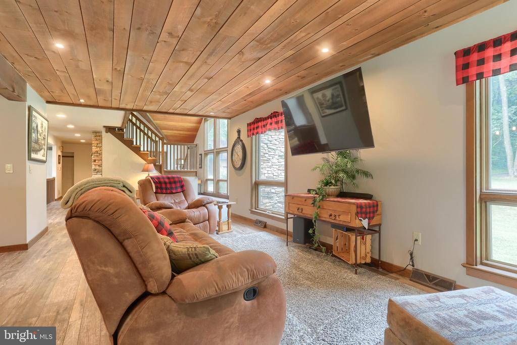 5056 RIDGE ROAD