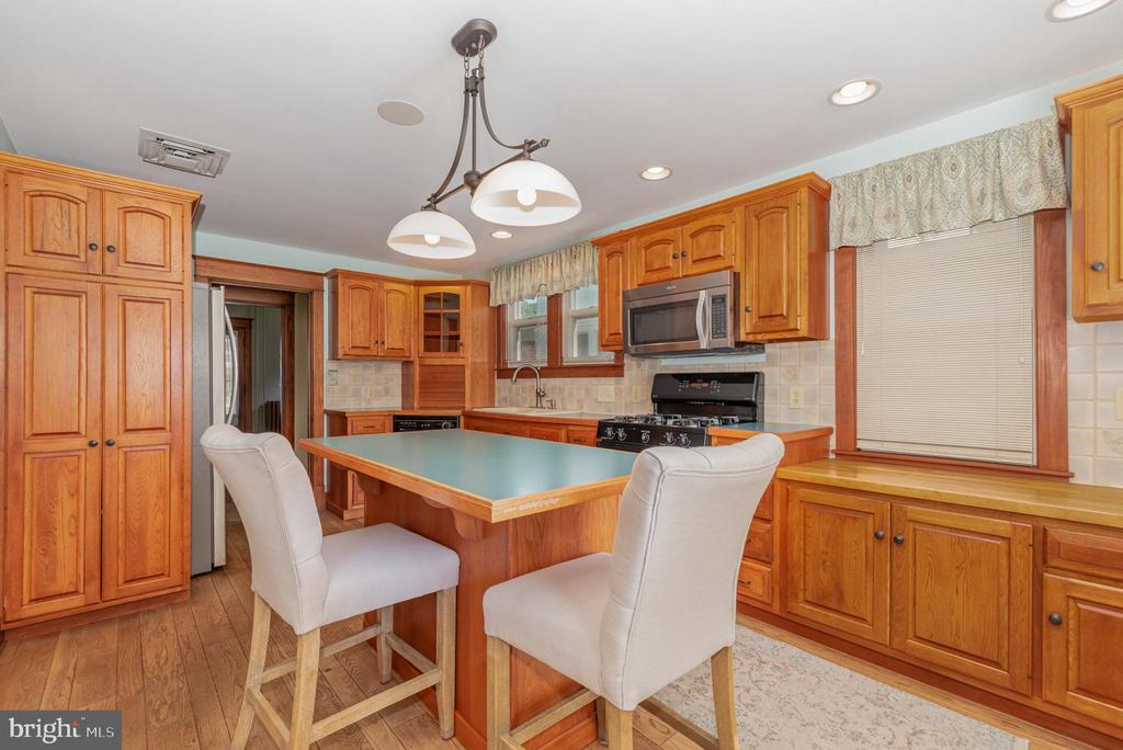 533 W HIGH STREET