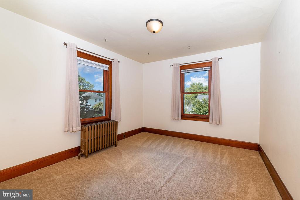 533 W HIGH STREET