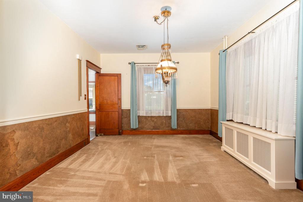 533 W HIGH STREET