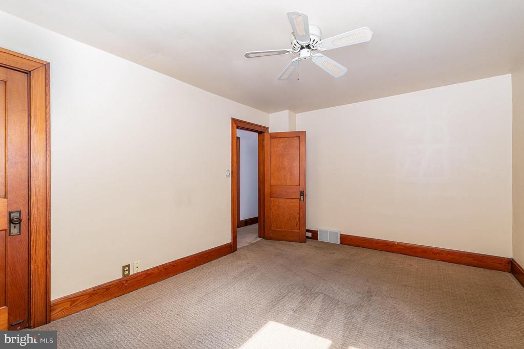 533 W HIGH STREET