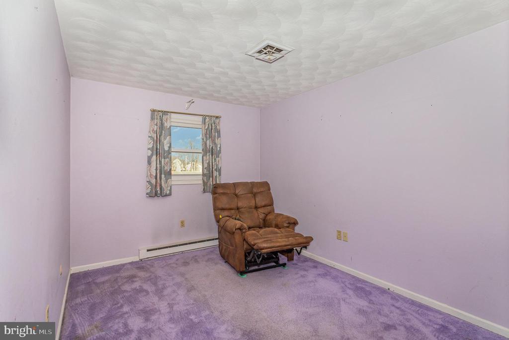 404 WOODLAND AVENUE