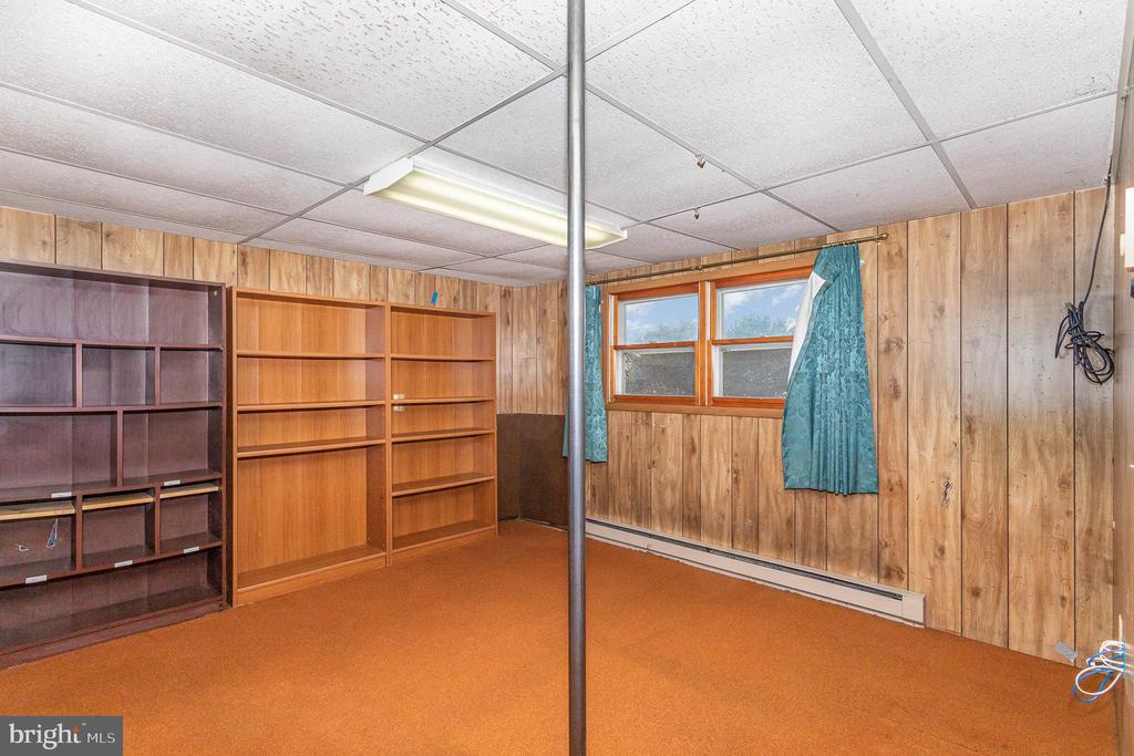 404 WOODLAND AVENUE