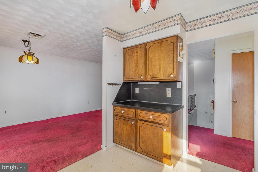 404 WOODLAND AVENUE