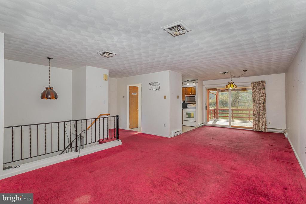 404 WOODLAND AVENUE