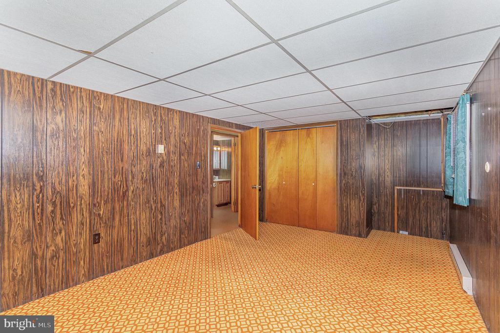 404 WOODLAND AVENUE