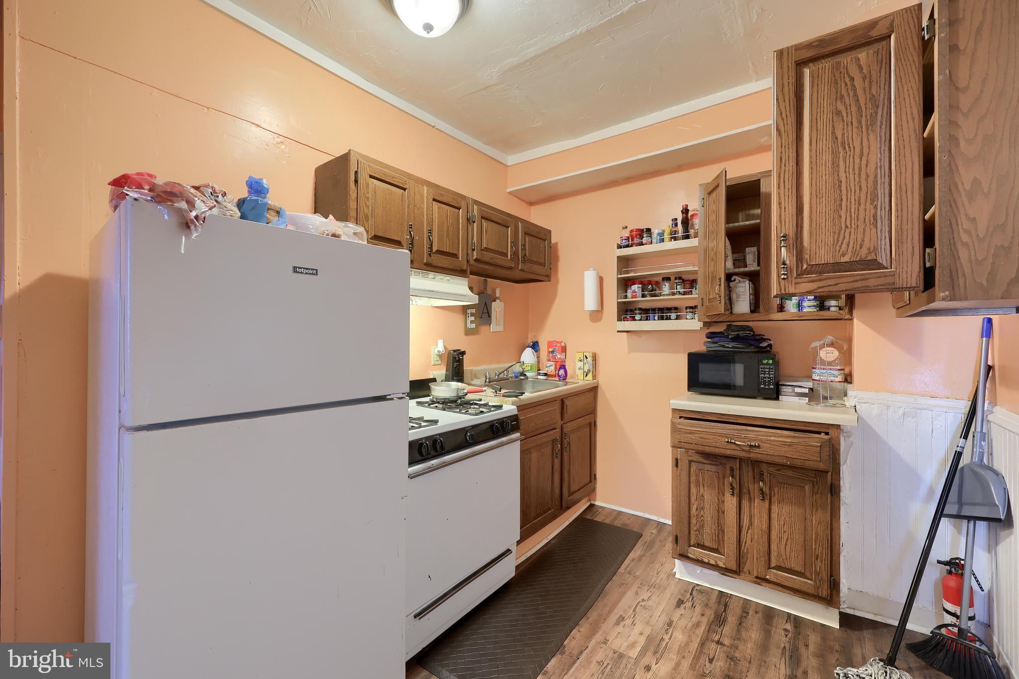 214 N HARRISBURG STREET