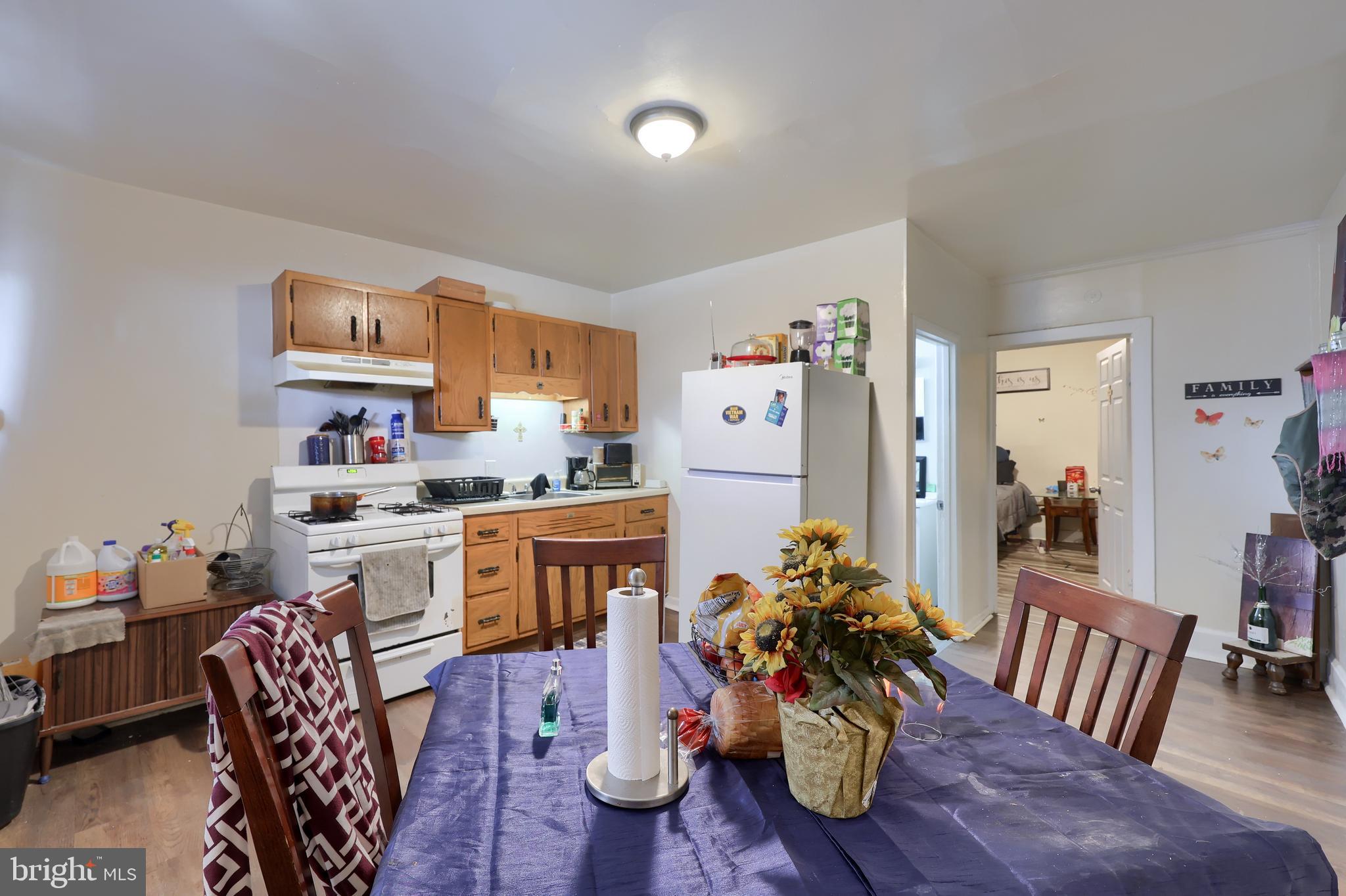 214 N HARRISBURG STREET